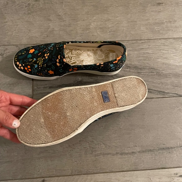 Shoes - Picture 4 of 6